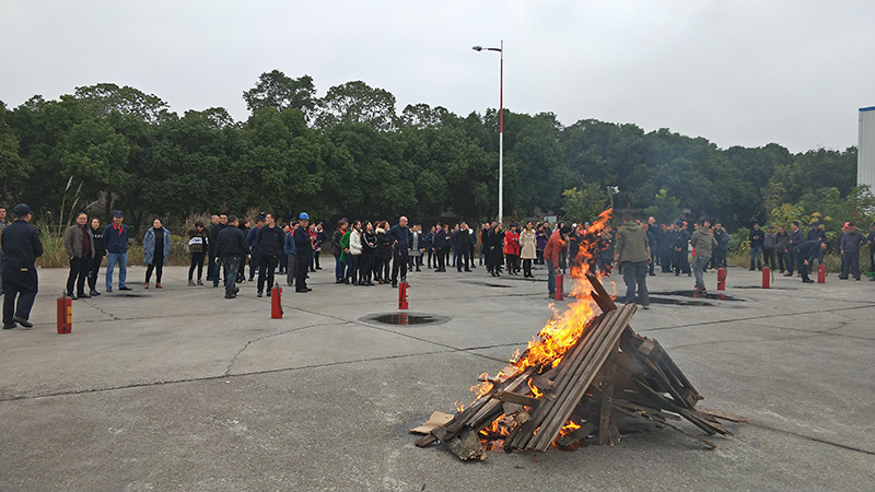 博鱼.体育（中国）官方网站-登录入口急救安全知识培训暨应急疏散和消防灭火演练活动报道(图10)